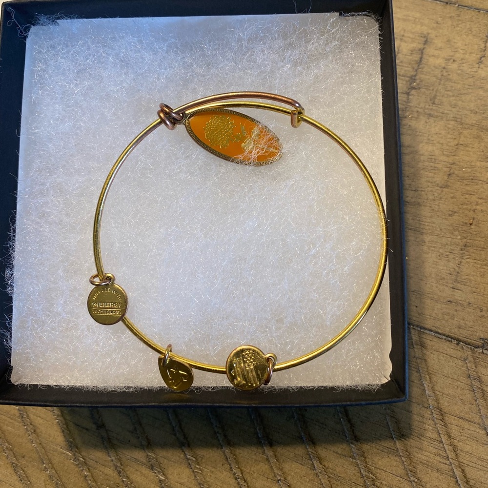 Bracelet